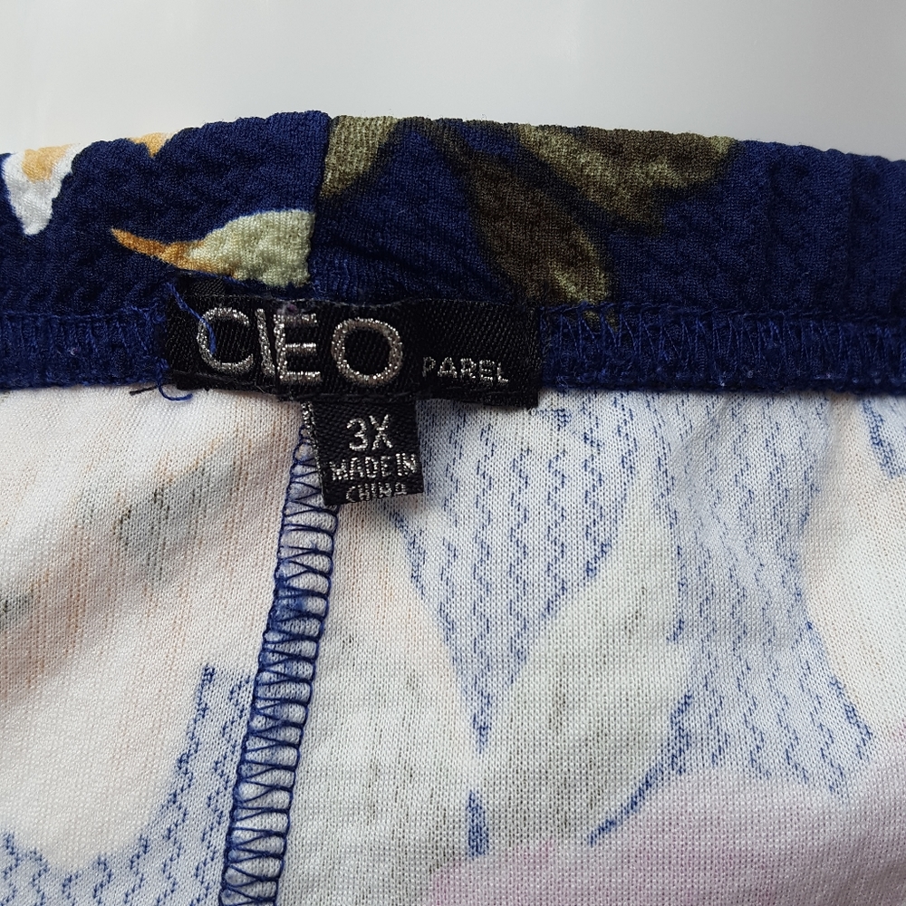 CLEO Apparel skirt - Picture 5 of 5